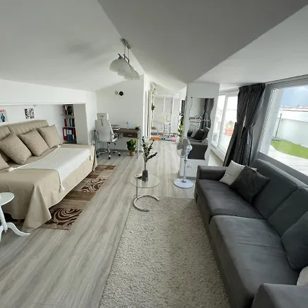 Lägenhet Con Ampia Terrazza E Vista Su *