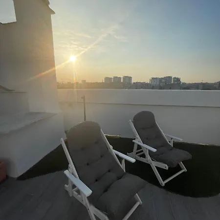 Lägenhet Con Ampia Terrazza E Vista Su Milano